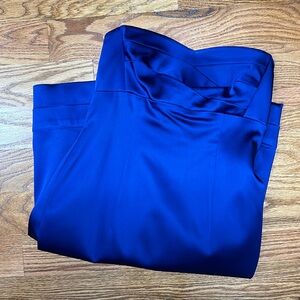 Tahari size 4 gorgeous blue silk dress
